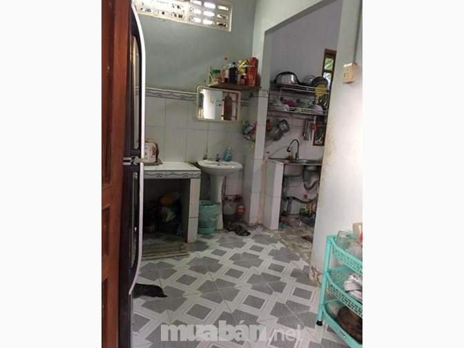 Cần bán nhà và đất QL1A vào hẻm 100m
