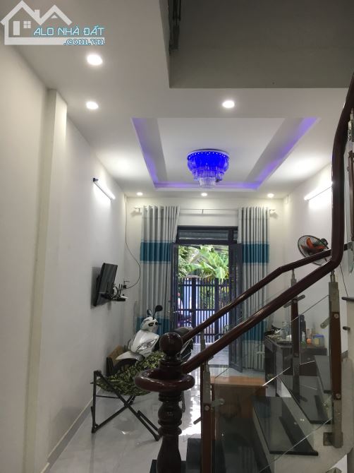 Chuyển công tác ,cần bán gấp căn nhà đẹp,hiện đại - 1
