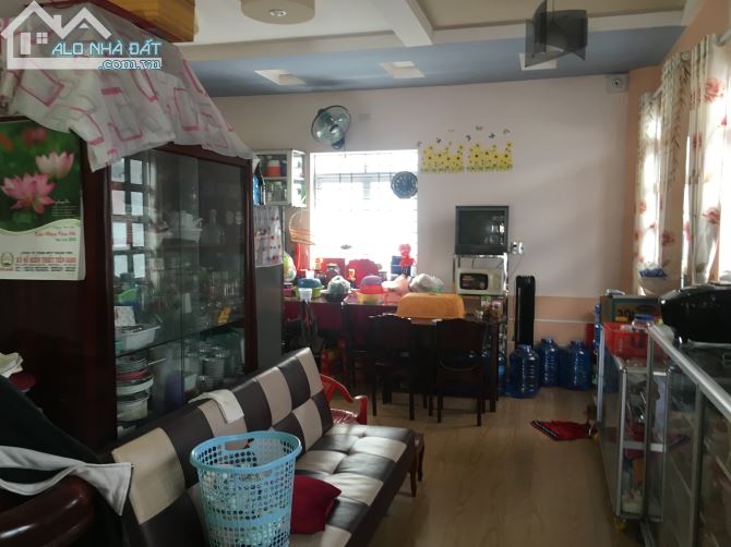 Cho thuê nhà biệt thự nguyên căn dài hạn mặt tiền đường Hoàng Việt,P5 Mỹ Tho - 2