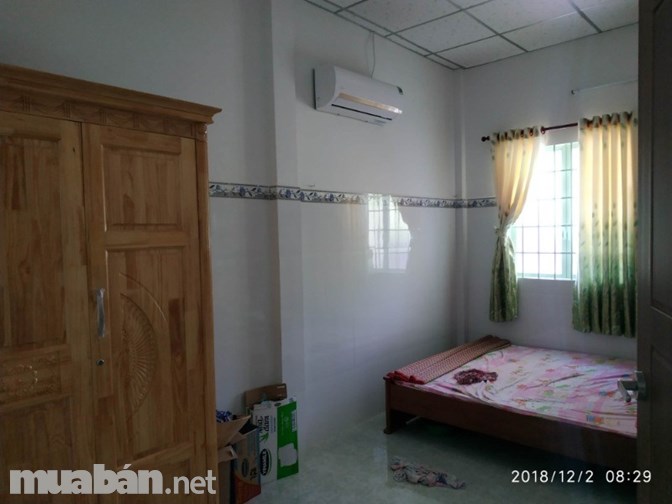 Bán nhà mặt tiền 5m. Cách khu công nghiệp Tân Hương 1km