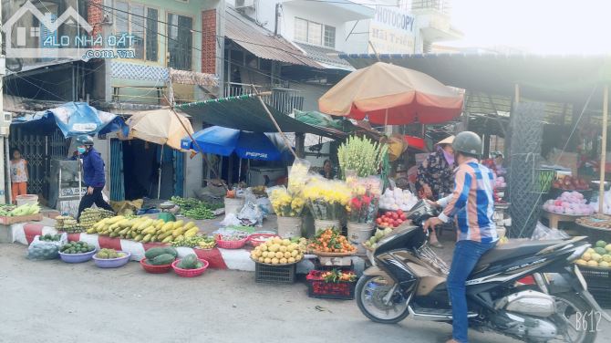 Bán nhà 1 trệt 2 lầu góc 2 mặt tiền tỉnh lộ 879 và chợ bến Bến Tranh - Chợ Gạo - Tiền Gia - 1